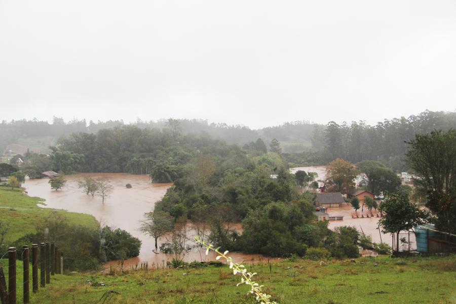 Vista da propriedade da família Stoffel e do campo do Vila Rosa