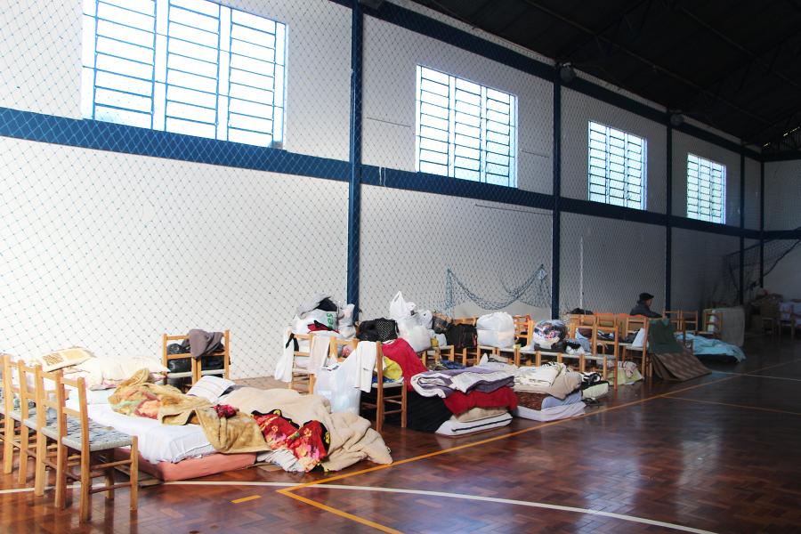 Vítimas estão alojadas no ginásio do Seminário Maria Auxiliadora