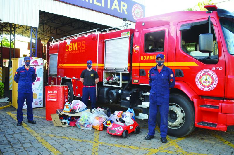 No último sábado (4), bombeiros foram para as ruas em busca de doações, dando a oportunidade de cada vez mais pessoas colaborarem com a ação